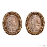 Antiques 22 Telearte antiques online - Pair of hard stone bas-reliefs with gilded wood frame, Rome late 17th century The two faces in profile depict Jesus and the Virgin Mary. Antiques for sale.