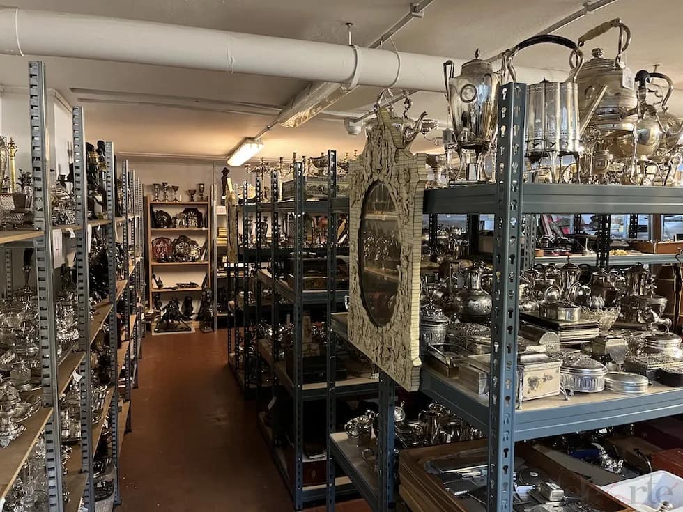 Il Post scrive dei canali della televendita d'arte in tv 8 Canali televendita arte - Telearte magazzino